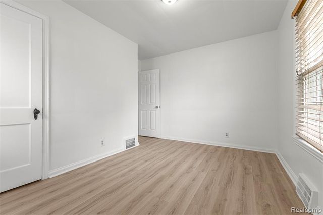 3360 Alice Street, Dearborn, MI 48124