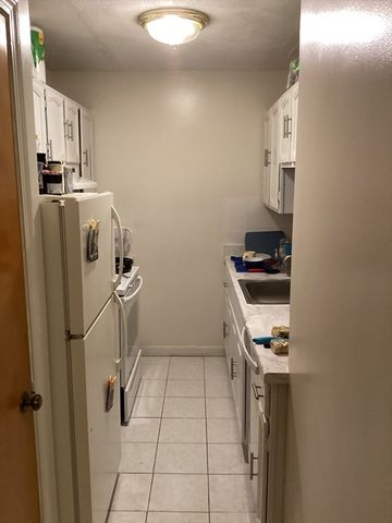 2130 Massachusetts Ave 2D, Cambridge, MA 02140