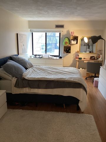 2130 Massachusetts Ave 2D, Cambridge, MA 02140