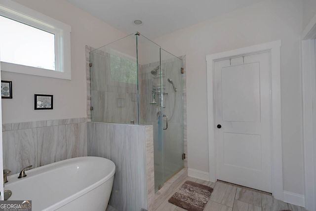 156 Lake Point Drive, Williamson, GA 30292