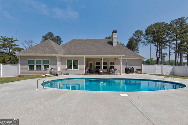 156 Lake Point Drive, Williamson, GA 30292