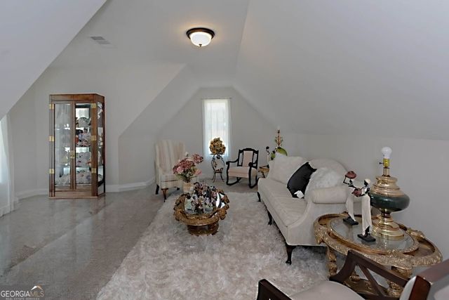 156 Lake Point Drive, Williamson, GA 30292