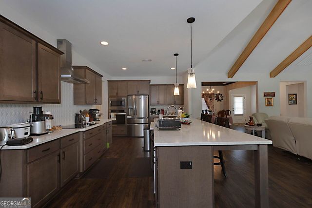 156 Lake Point Drive, Williamson, GA 30292