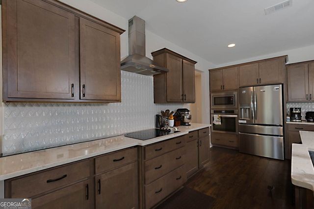 156 Lake Point Drive, Williamson, GA 30292
