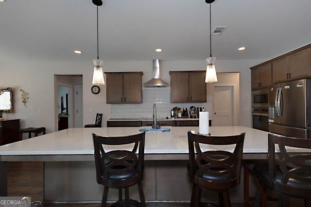 156 Lake Point Drive, Williamson, GA 30292