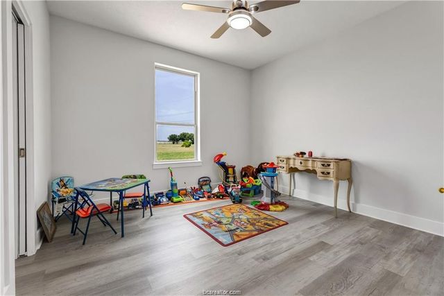 3553 North Country Drive, Bryan, TX 77808