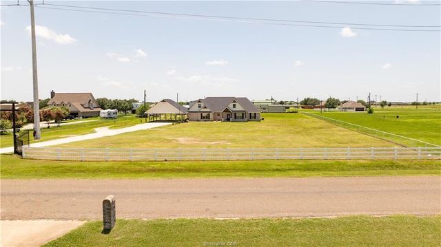 3553 North Country Drive, Bryan, TX 77808
