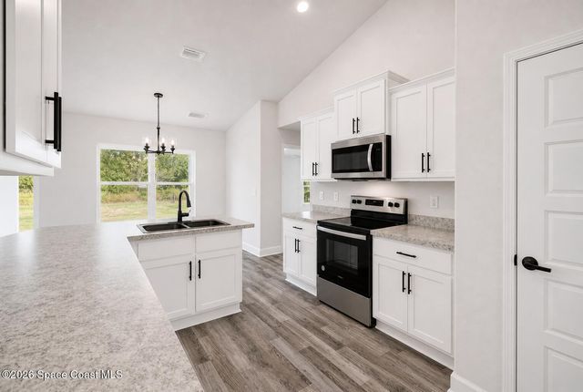 768 Haryestor Avenue SW, Palm Bay, FL 32908