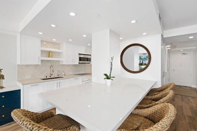 1820 Avenida del Mundo 101, Coronado, CA 92118