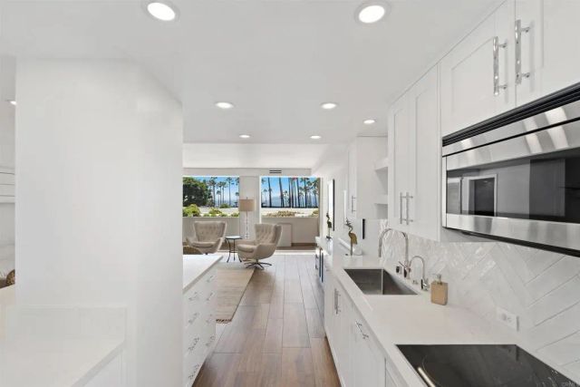 1820 Avenida del Mundo 101, Coronado, CA 92118