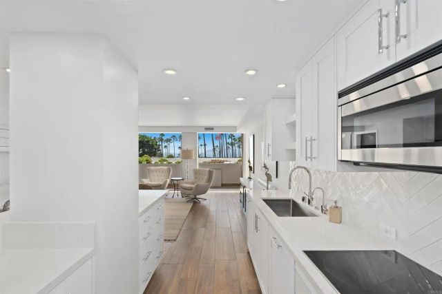 1820 Avenida del Mundo 101, Coronado, CA 92118