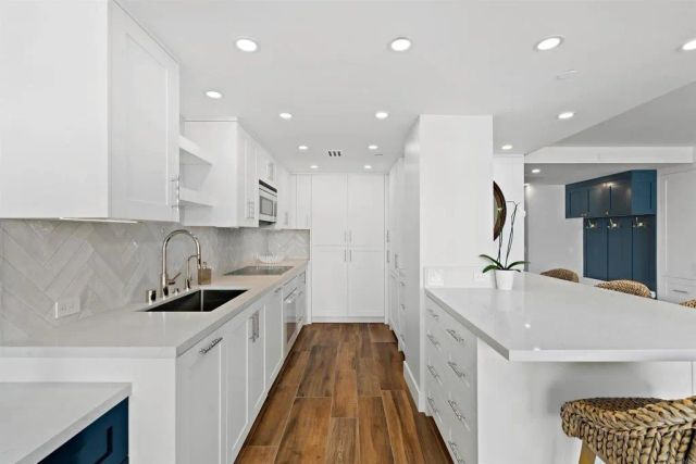 1820 Avenida del Mundo 101, Coronado, CA 92118