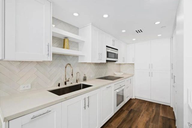 1820 Avenida del Mundo 101, Coronado, CA 92118