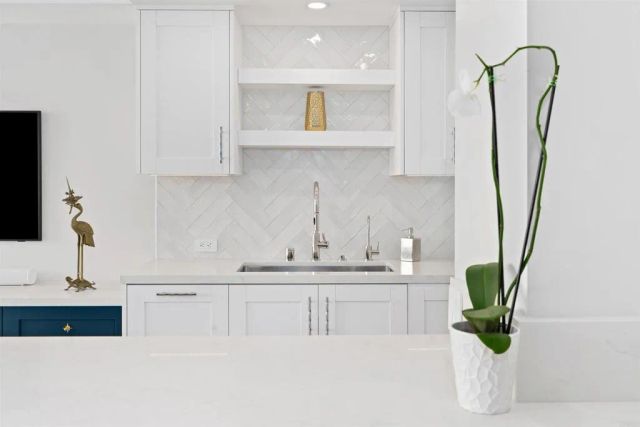 1820 Avenida del Mundo 101, Coronado, CA 92118