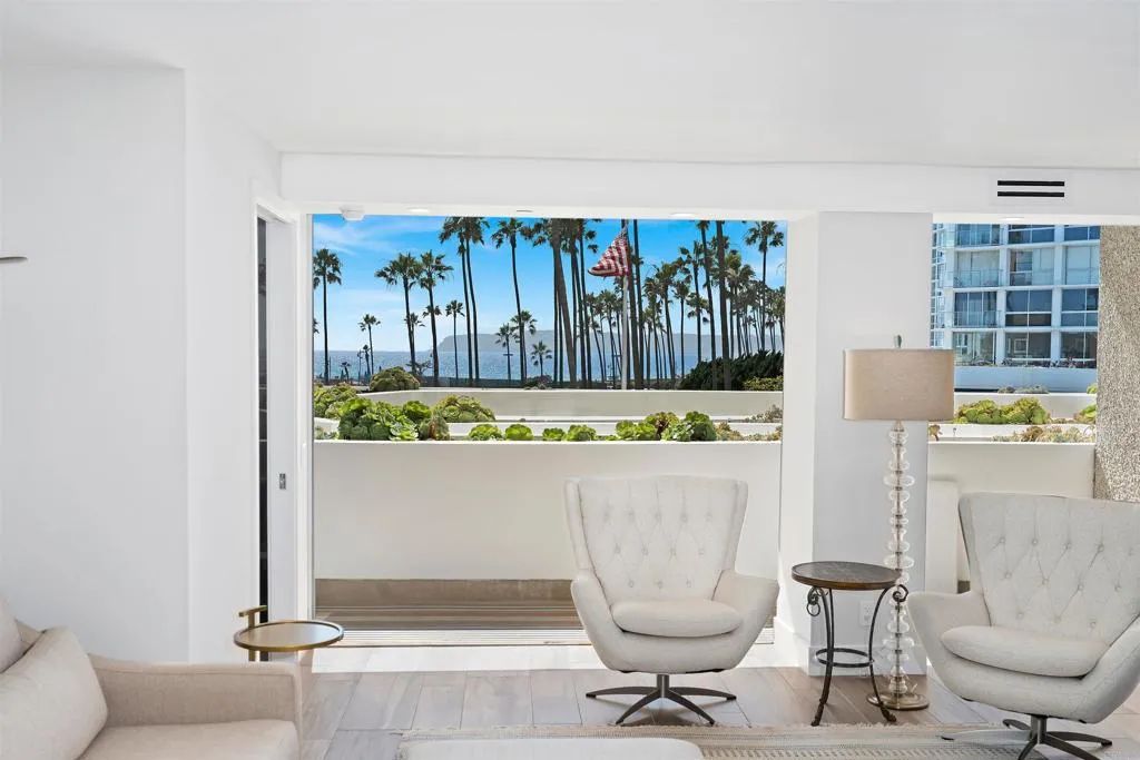 1820 Avenida del Mundo 101, Coronado, CA 92118