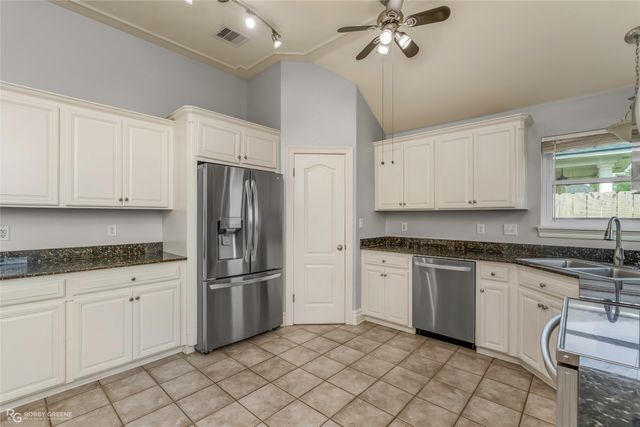 1014 Creole Drive, Bossier City, LA 71111