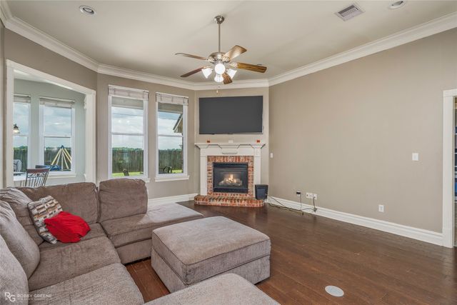 1014 Creole Drive, Bossier City, LA 71111