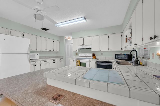 5406 Sunset Boulevard, Fort Pierce, FL 34982