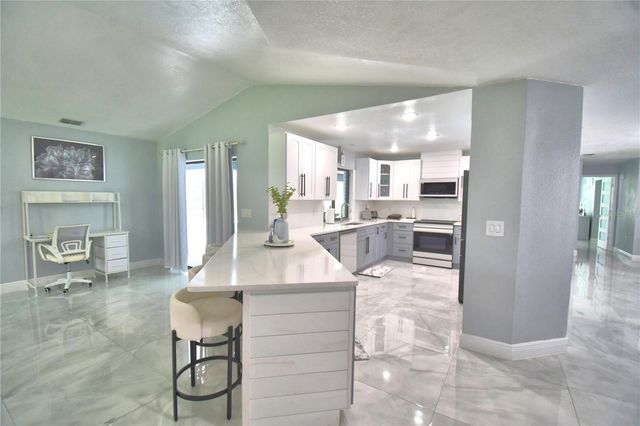 8610 STATE ROAD 33 N, Lakeland, FL 33809