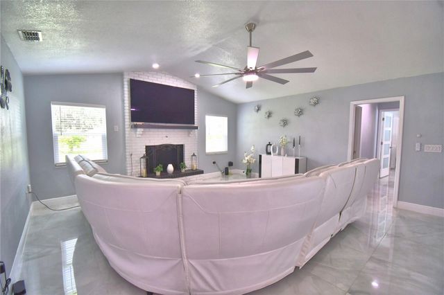 8610 STATE ROAD 33 N, Lakeland, FL 33809