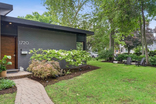1720 Washington Street, Evanston, IL 60202