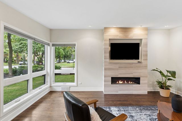 1720 Washington Street, Evanston, IL 60202