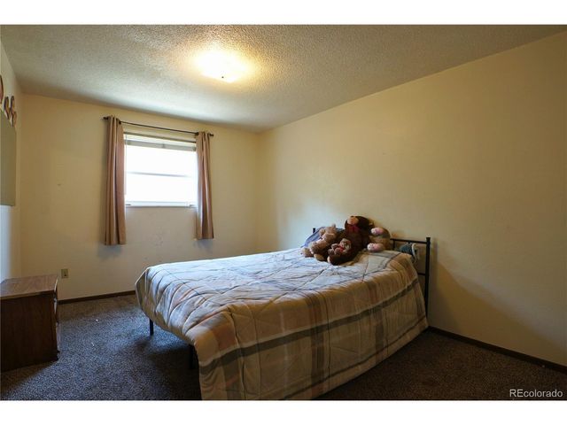 2 Verdosa Dr, Pueblo, CO 81005