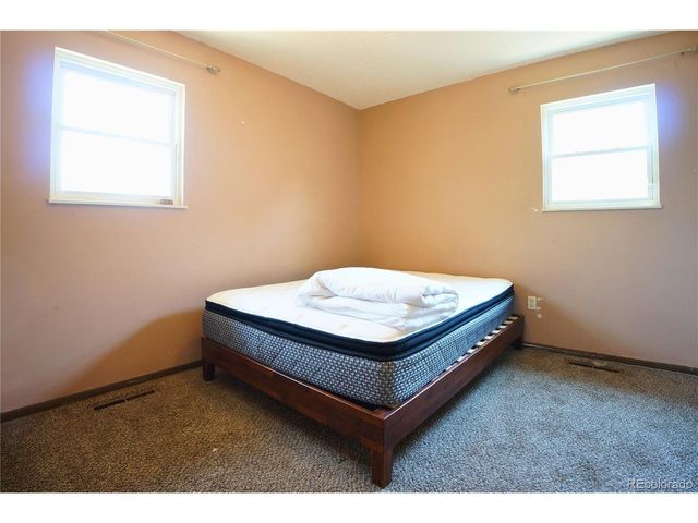 2 Verdosa Dr, Pueblo, CO 81005