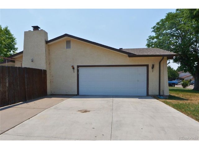 2 Verdosa Dr, Pueblo, CO 81005