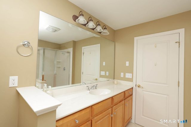 38 Bradford Walk 38, Farmington, CT 06032