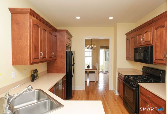 38 Bradford Walk 38, Farmington, CT 06032