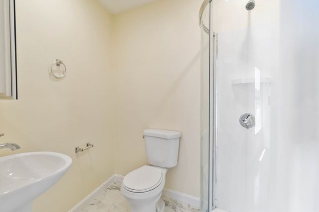 1 Glenwood St 5, Malden, MA 02148