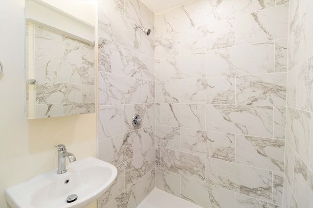 1 Glenwood St 5, Malden, MA 02148