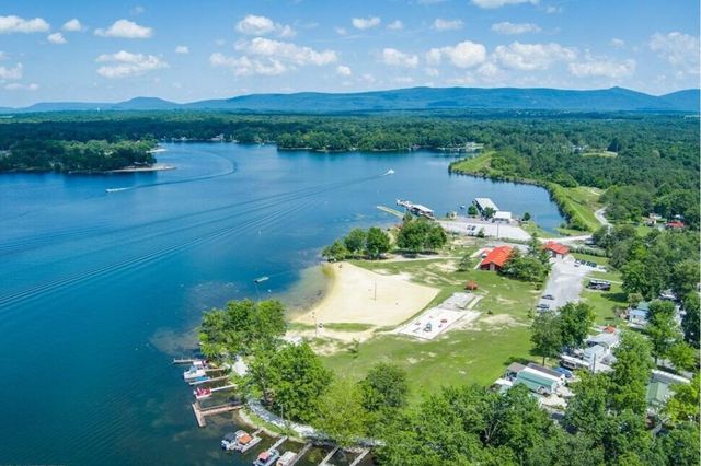 44 Arapaho Trl, Crossville, TN 38572