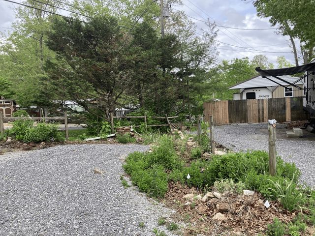 44 Arapaho Trl, Crossville, TN 38572