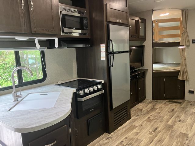 44 Arapaho Trl, Crossville, TN 38572