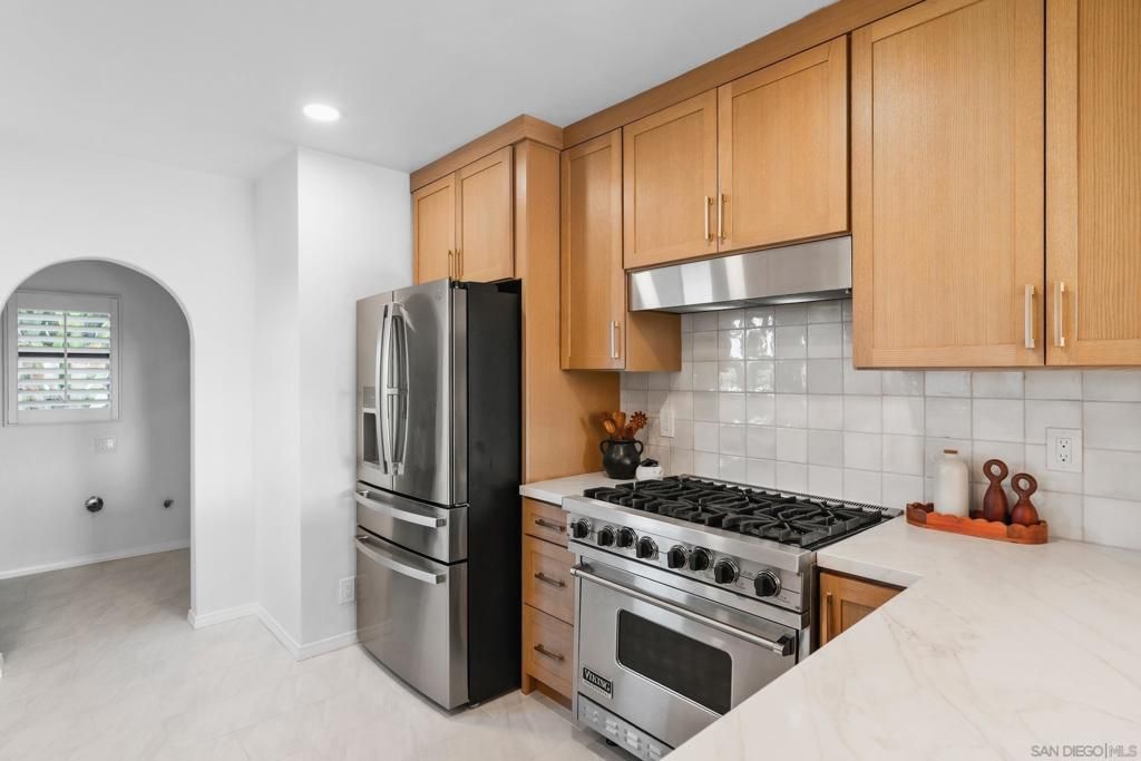 Image 10 of property listing at 4557 Mayapan Dr, La Mesa, CA 91941