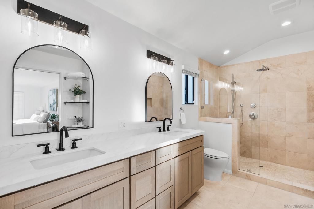 Image 16 of property listing at 4557 Mayapan Dr, La Mesa, CA 91941