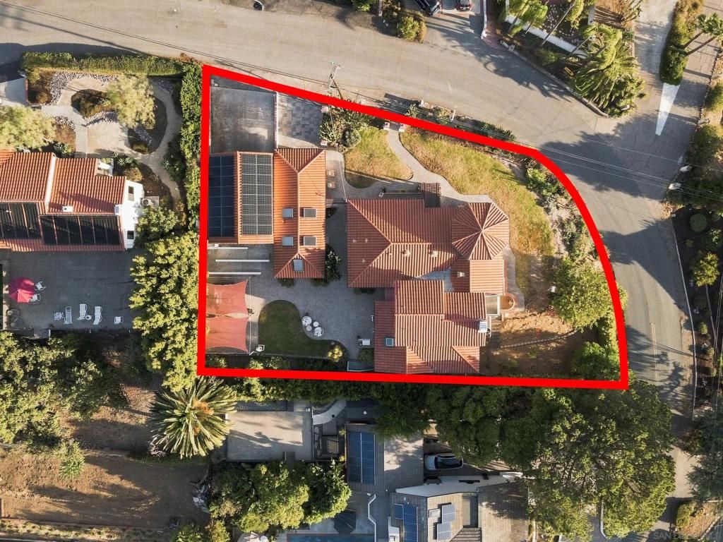 Image 26 of property listing at 4557 Mayapan Dr, La Mesa, CA 91941