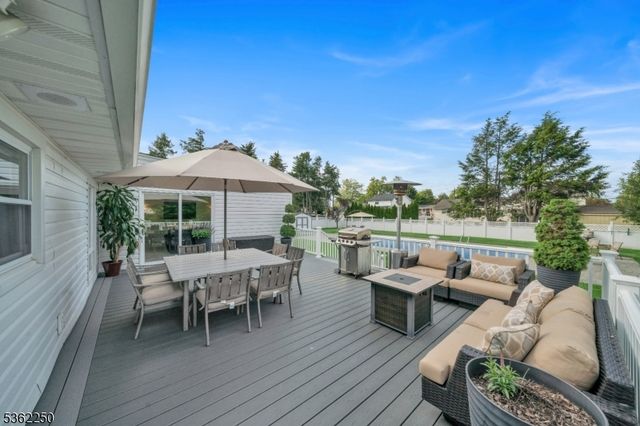 7 Charles Dr, Fairfield Twp., NJ 07004