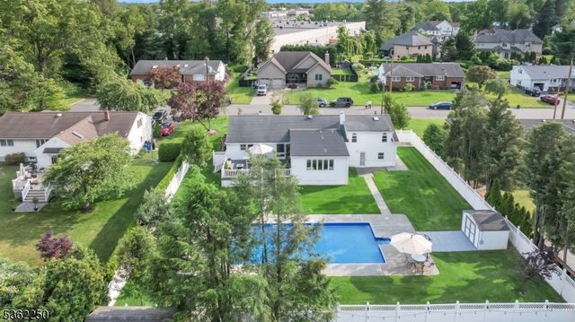 7 Charles Dr, Fairfield Twp., NJ 07004