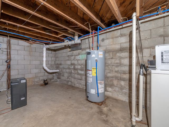 48 Burks Court, West Liberty, KY 41472