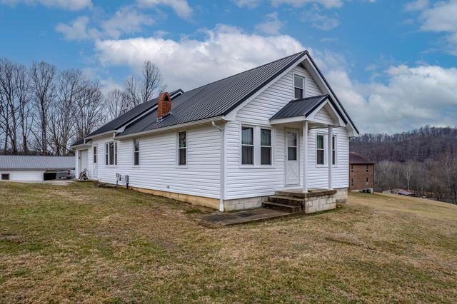 48 Burks Court, West Liberty, KY 41472
