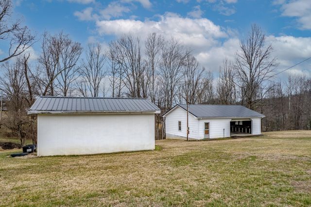 48 Burks Court, West Liberty, KY 41472