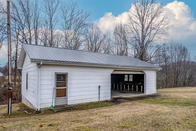 48 Burks Court, West Liberty, KY 41472