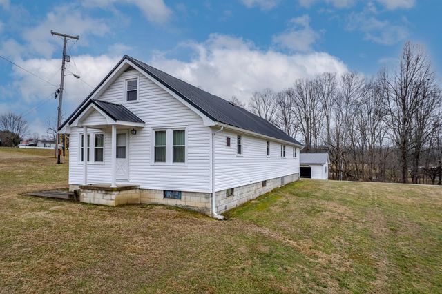 48 Burks Court, West Liberty, KY 41472