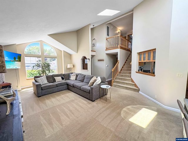 1040 SW Tall Oaks Dr, Mcminnville, OR 97128
