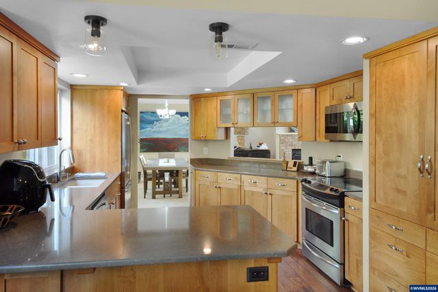 1040 SW Tall Oaks Dr, Mcminnville, OR 97128