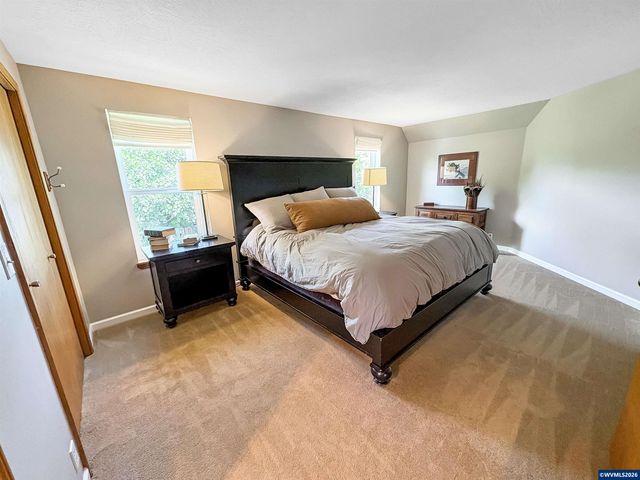 1040 SW Tall Oaks Dr, Mcminnville, OR 97128
