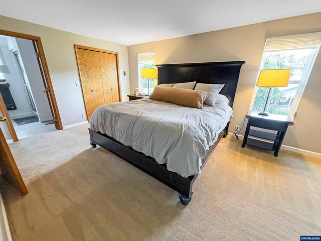 1040 SW Tall Oaks Dr, Mcminnville, OR 97128